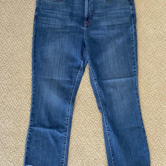 NEW Seven 7 Size 14 Step Hem Fashion Jean Slim Thru Hip & Thigh Stretch - Picture 1 of 2